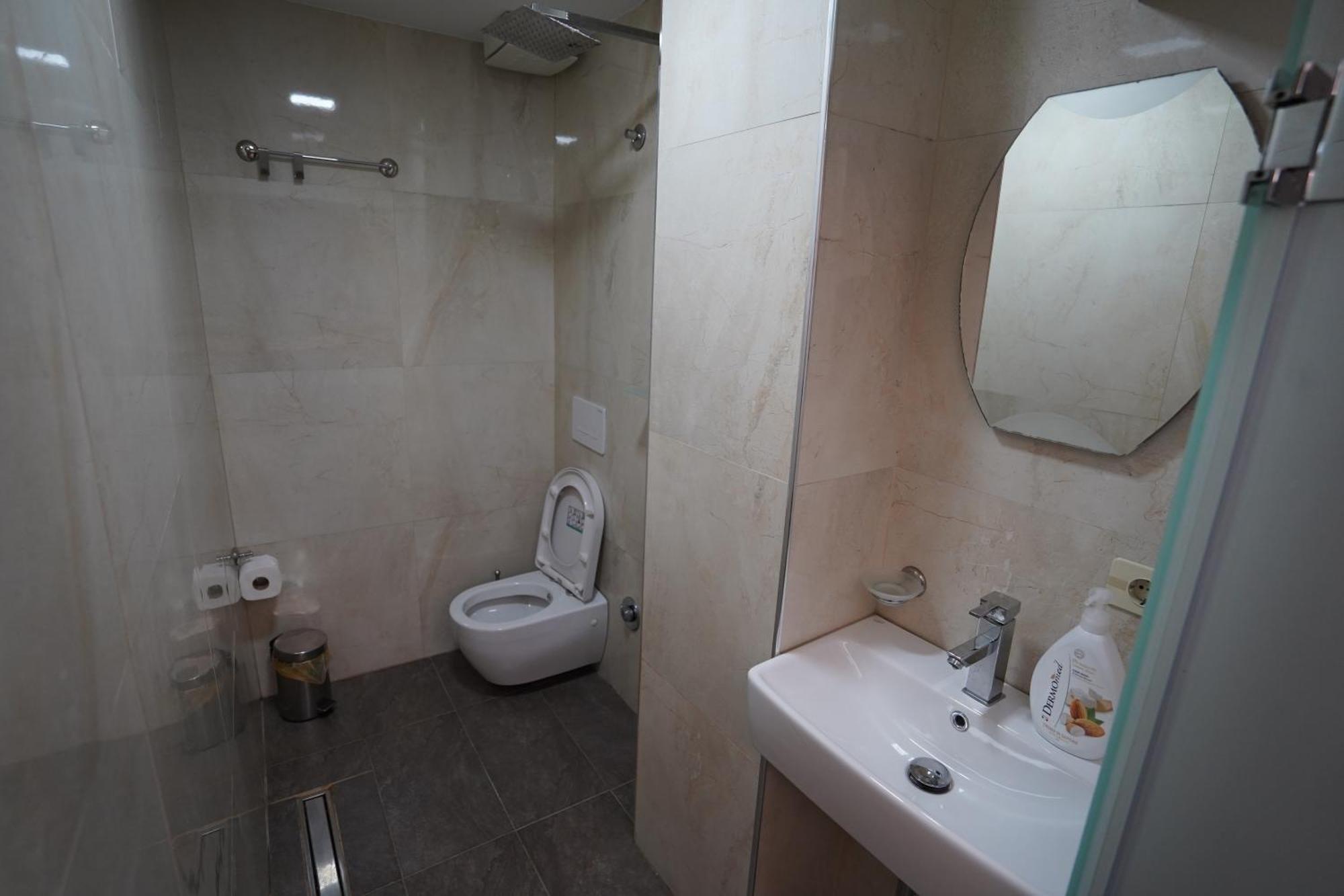 טיראנה Hotel Driti New Bazaar מראה חיצוני תמונה
